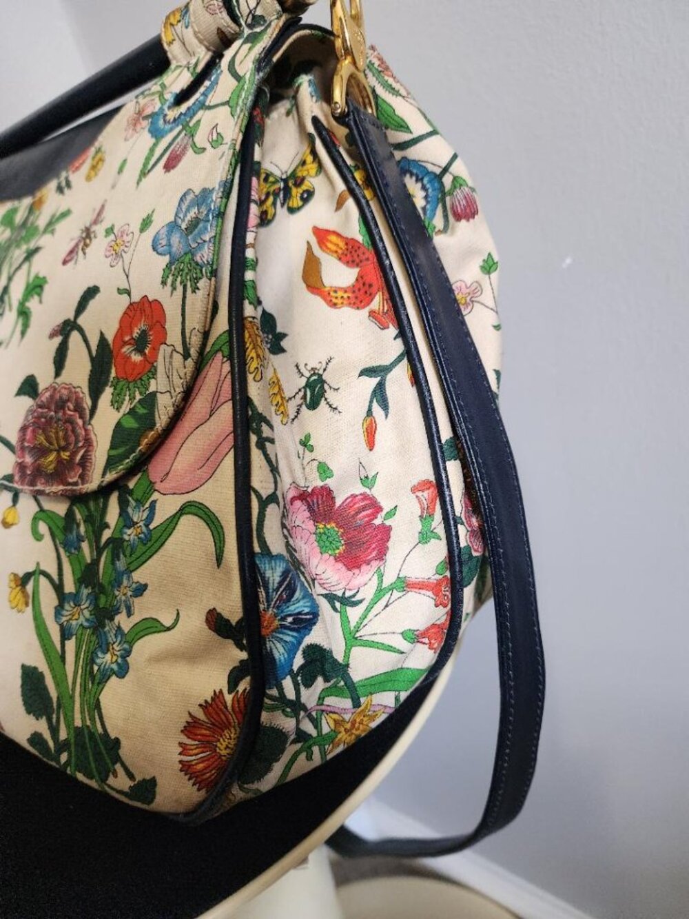 Authentic Vintage Gucci Flora Handbag - Picture 14 of 17